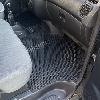 Водительские ворсовые коврики Hyundai H1 I 1996 - 2007 в Ярославле Водительские ворсовые коврики Hyundai H1 I 1996 - 2007 в Ярославле